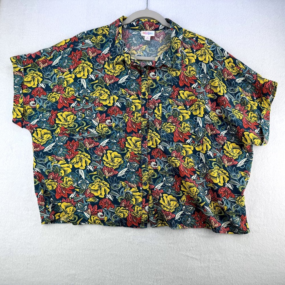 LuLaRoe Blouse Button Down Floral 2pockets raglan sleeves Size Medium